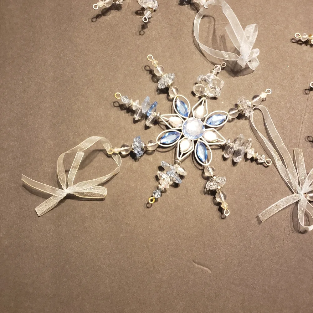 Handmade snowflake ornaments Set of 7 - Picture 6 of 12